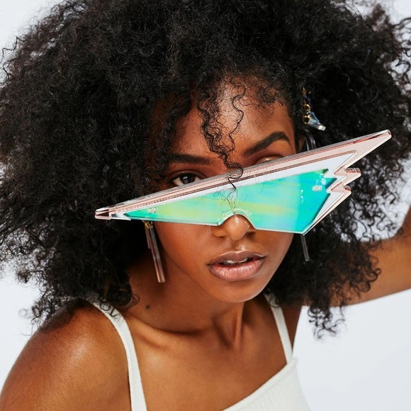 ISLYNYC LUXE RUNWAY LADY GAGA Holographic Glasses - Picture 1 of 10